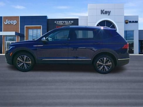 Used 2024 Volkswagen Tiguan Wolfsburg Edition AWD/4WD image 2