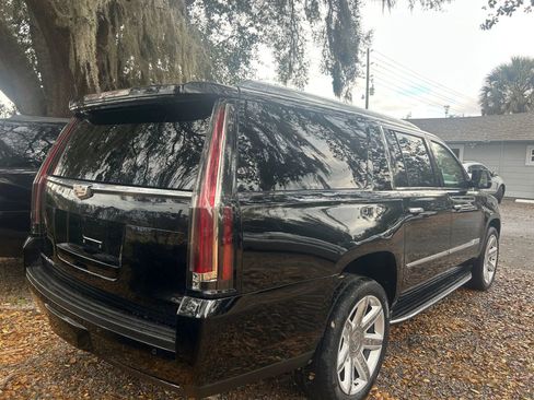 Used 2016 Cadillac Escalade ESV Luxury image 3
