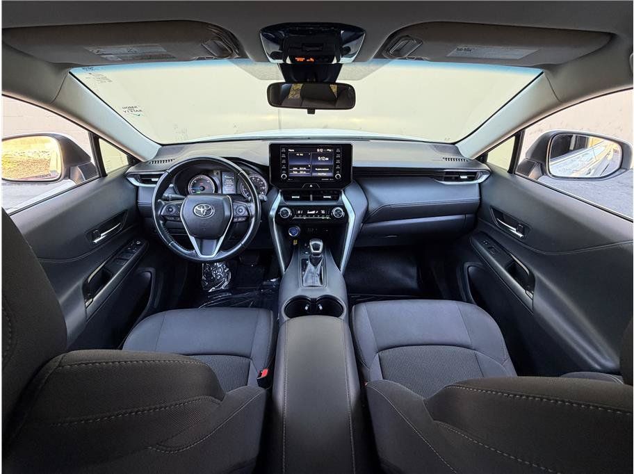 Used 2022 Toyota Venza LE AWD/4WD image 18