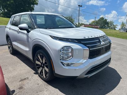 New 2025 Mitsubishi Outlander SE