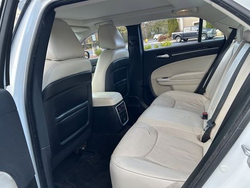 Used 2016 Chrysler 300 C image 44