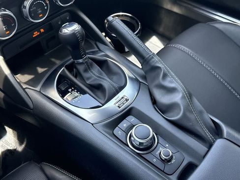Used 2022 MAZDA MX-5 Miata Grand Touring w/ Weather Package RWD image 21