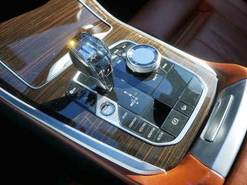 Used 2019 BMW X5 xDrive40i w/ M Sport Package image 28