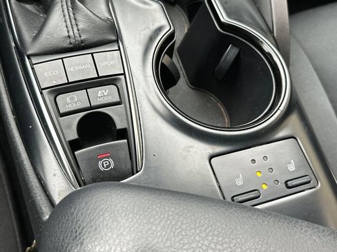 Used 2019 Toyota Camry LE image 31