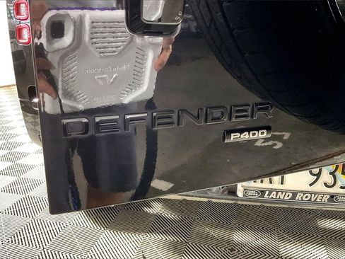 Used 2023 Land Rover Defender 110 X-Dynamic SE image 7