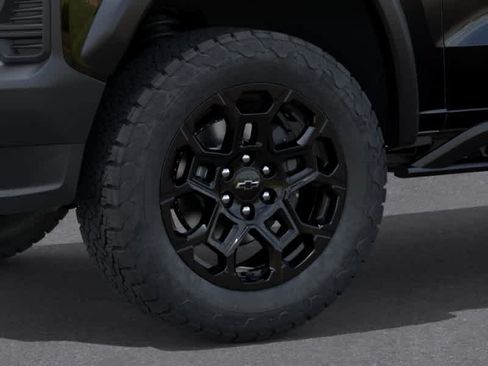 New 2026 Chevrolet Colorado Trail Boss w/ Midnight Edition AWD/4WD image 9