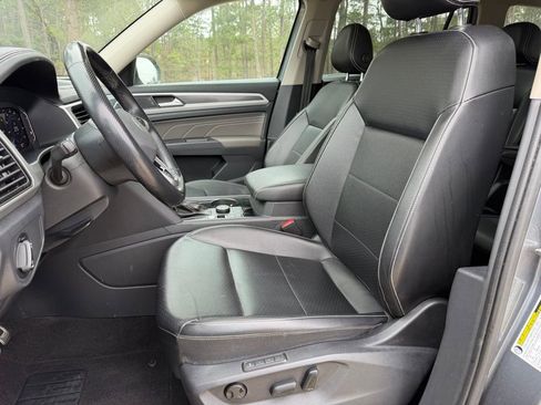 Used 2022 Volkswagen Atlas SEL R-Line image 10
