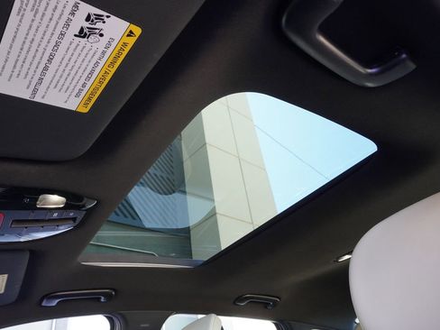 Used 2025 Kia K4 GT-Line w/ GT-Line Premium Package image 22