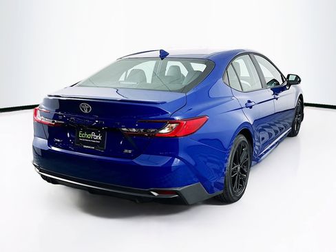 Used 2025 Toyota Camry SE image 9