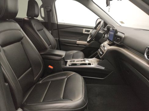 Used 2023 Ford Explorer XLT w/ Equipment Group 202A image 21