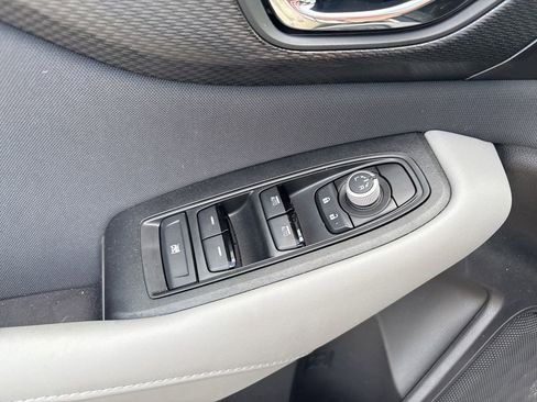 Used 2025 Subaru Outback Premium image 29