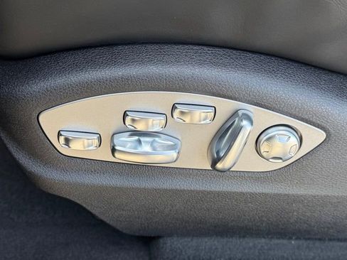 New 2026 Porsche Macan image 16