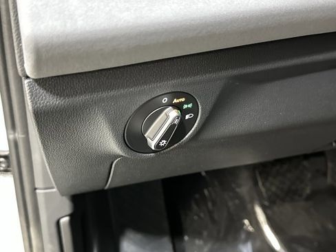 New 2026 Volkswagen Jetta SE FWD image 35