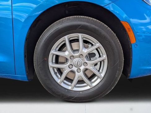 New 2026 Chrysler Pacifica Select FWD image 10