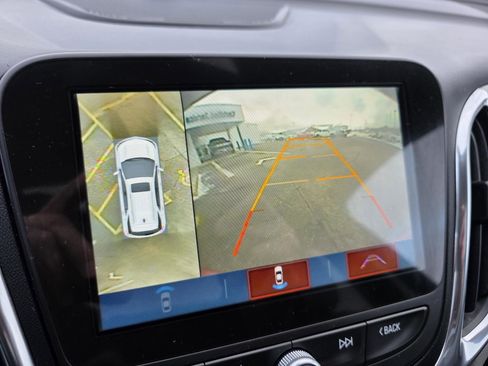 Used 2018 Chevrolet Equinox Premier image 7