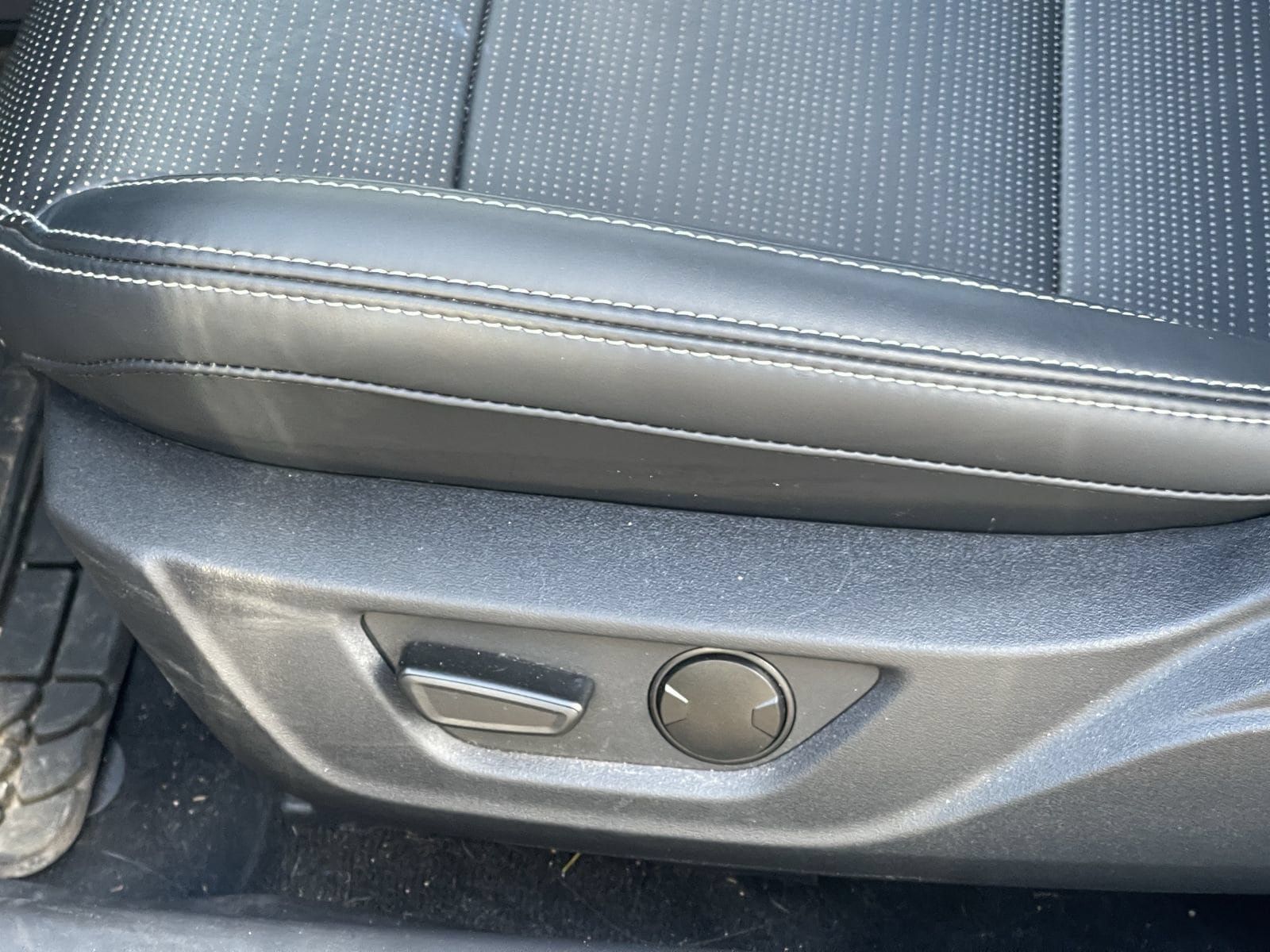 Used 2025 Ford Mustang GT Premium RWD image 12