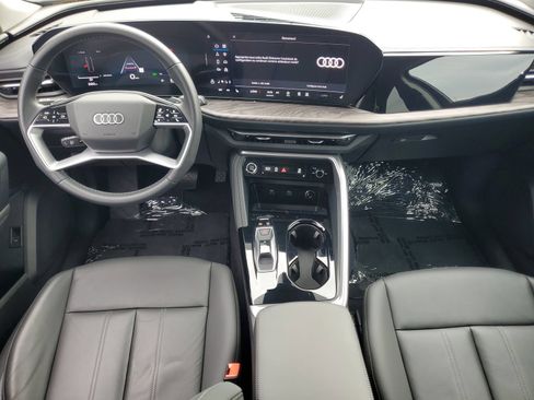 Used 2025 Audi Q5 Premium w/ Convenience Package AWD/4WD image 11