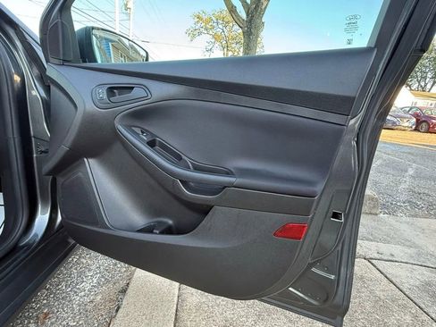 Used 2018 Ford Focus S image 15