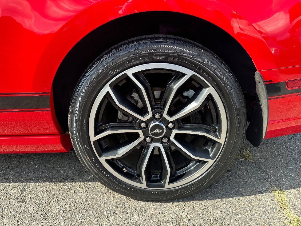 Used 2013 Ford Mustang GT Premium w/ Comfort Pkg RWD image 10