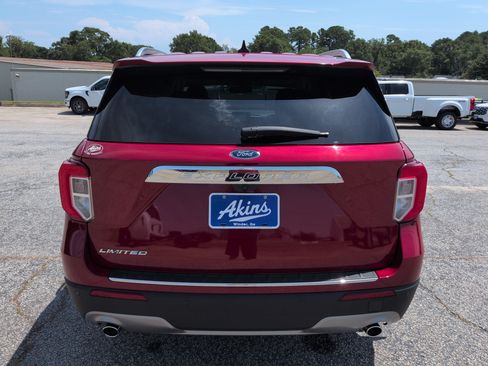 Certified 2022 Ford Explorer Limited w/ Equipment Group 301A RWD image 4