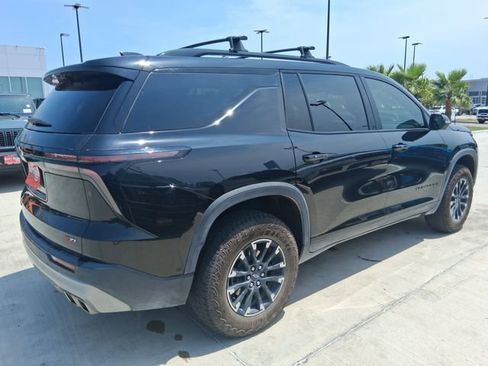 Used 2025 Chevrolet Traverse Z71 w/ Enhanced Driving Package AWD/4WD image 7