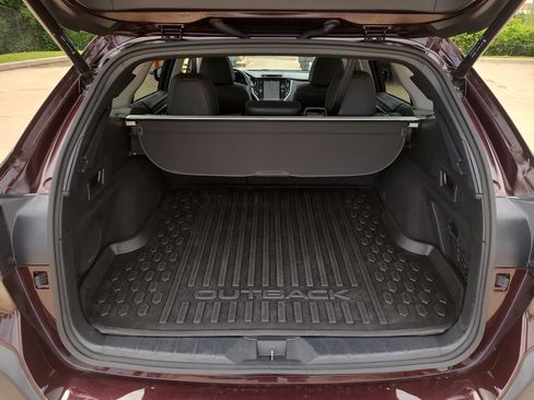Used 2023 Subaru Outback Limited AWD/4WD image 8