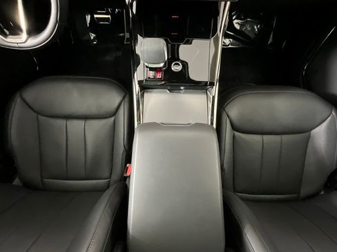 Certified 2025 Land Rover Range Rover Sport Dynamic SE image 13