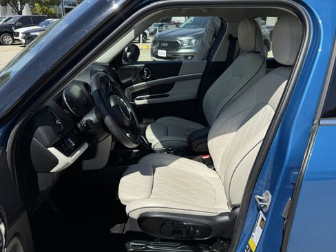 Used 2024 MINI Cooper Countryman S w/ Premium Package image 18