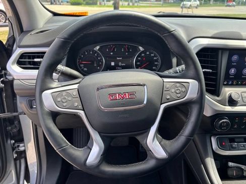 Used 2023 GMC Acadia SLT w/ Preferred Package FWD image 10