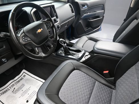 Used 2022 Chevrolet Colorado Z71 AWD/4WD image 19