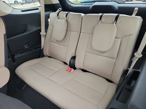 Used 2022 Ford Explorer Limited image 14