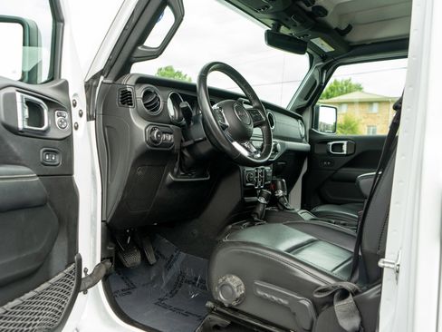 Used 2022 Jeep Wrangler Unlimited Sahara w/ LED Lighting Group AWD/4WD image 14