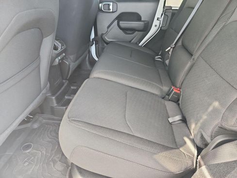 Used 2023 Jeep Wrangler Unlimited AWD/4WD image 23