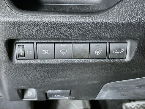 Used 2021 Toyota RAV4 XLE Premium AWD/4WD image 17
