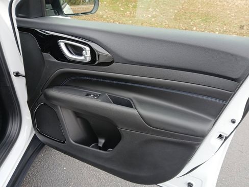 New 2026 Jeep Compass Latitude image 33