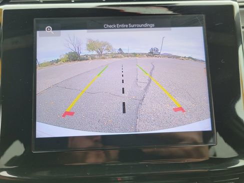 Used 2024 Jeep Grand Cherokee Altitude image 23