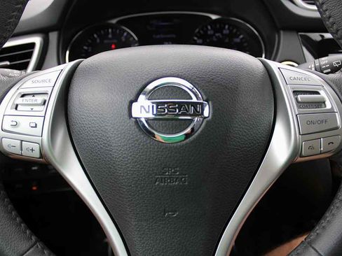 Used 2016 Nissan Rogue SL w/ SL Premium Package image 16