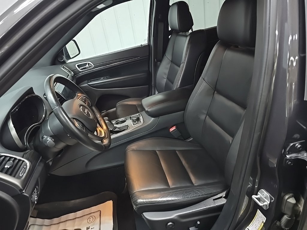 Used 2020 Jeep Grand Cherokee Limited AWD/4WD image 31