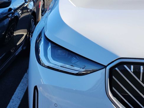 Used 2026 BMW X3 xDrive30 w/ Premium Package image 3