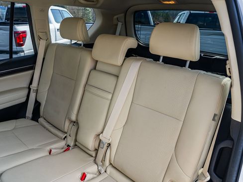 Used 2020 Lexus GX 460 Premium w/ Premium Package image 23