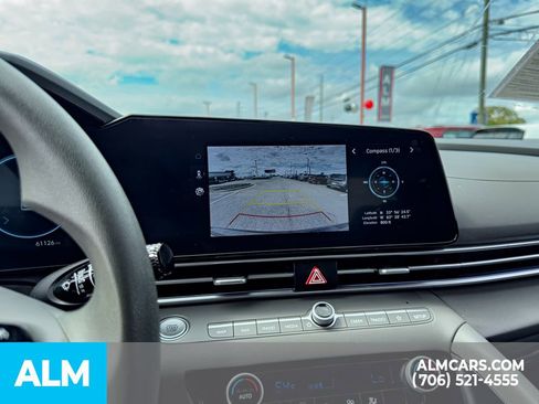 Used 2024 Hyundai Elantra SEL image 21