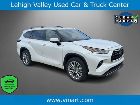 Used 2025 Toyota Highlander Platinum AWD/4WD image 1