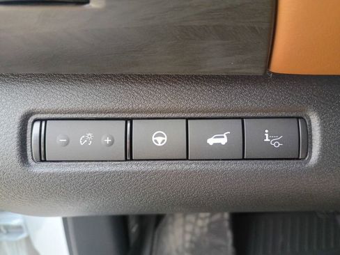 New 2026 Nissan Pathfinder Platinum image 30