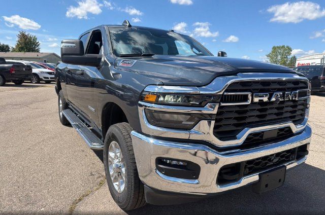 Used 2025 RAM 2500 Big Horn AWD/4WD image 1