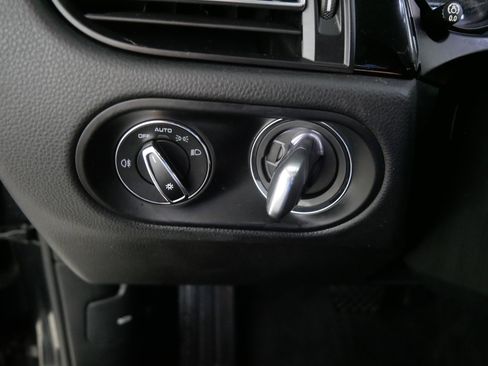 Used 2019 Porsche Macan image 26