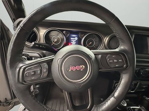 Used 2018 Jeep Wrangler Unlimited Sport S AWD/4WD image 11