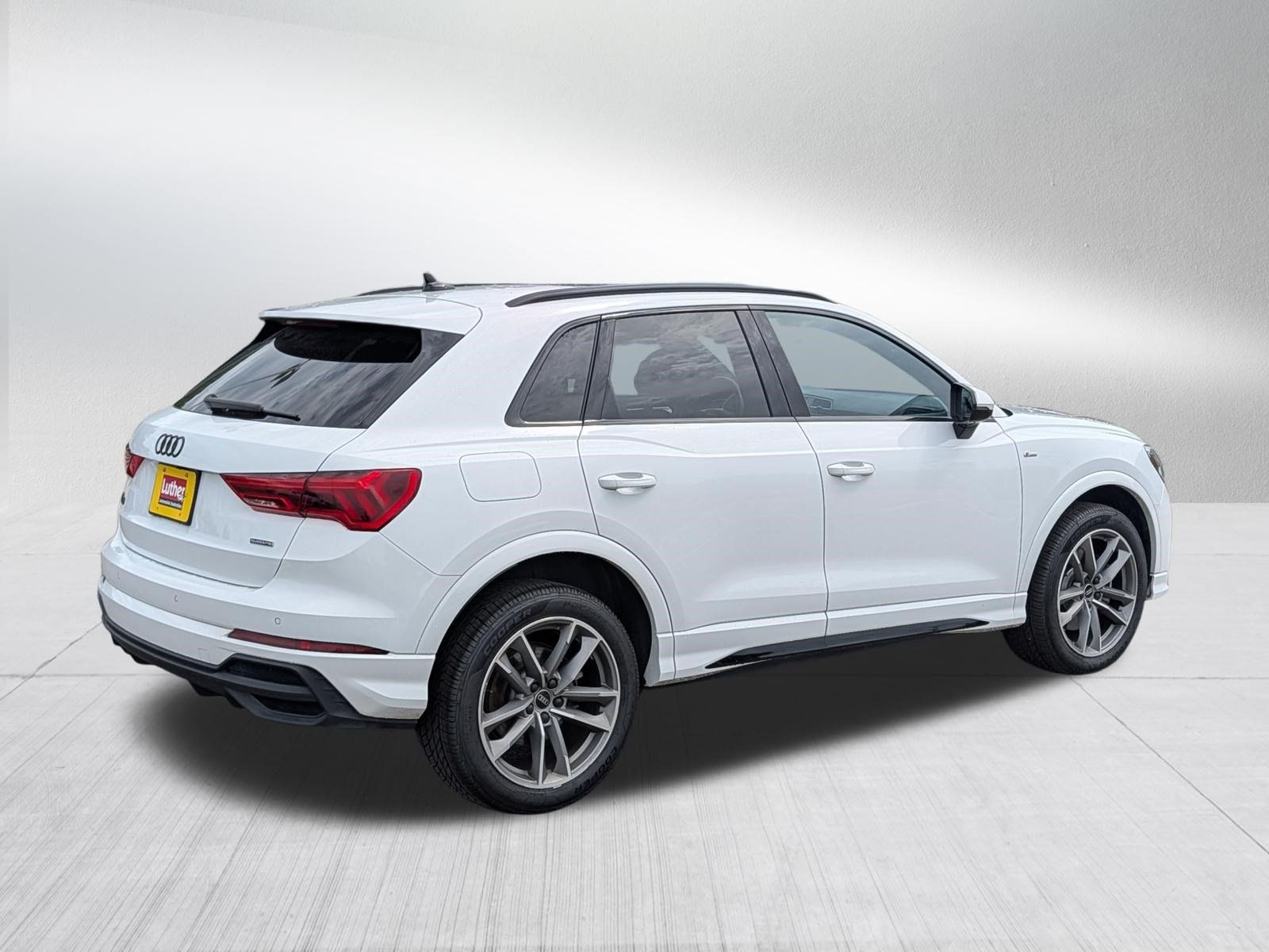 Used 2023 Audi Q3 2.0T Premium w/ Black Optic Sport Package AWD/4WD image 7