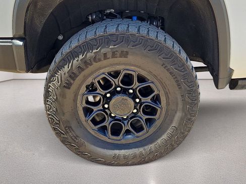 Used 2024 Chevrolet Silverado 2500 ZR2 w/ ZR2 Bison Edition AWD/4WD image 11