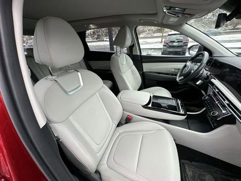 Used 2025 Hyundai Tucson Limited image 29