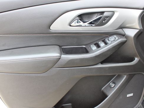 Used 2019 Chevrolet Traverse LT w/ LT Premium Package FWD image 27